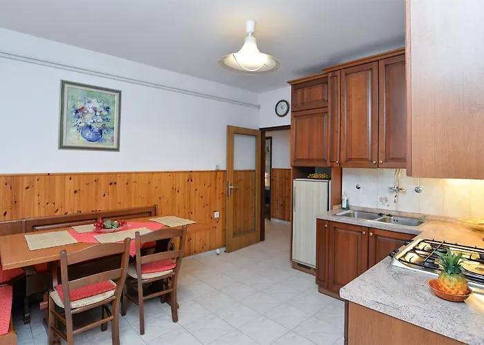 Apartments Irena 531